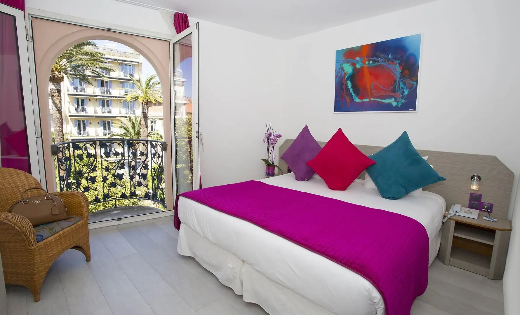 Cristal Hotel & Spa Cannes 4*,  France